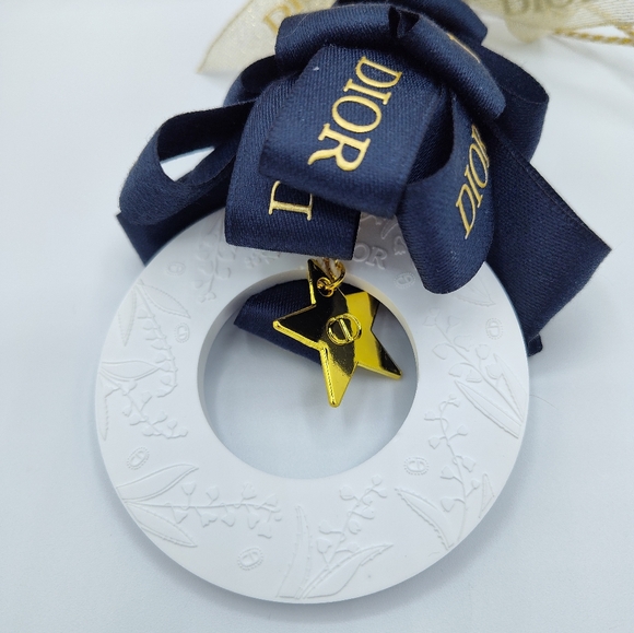 2024 DIOR Navy Ribbon Ornament Fragrance Stone European Exclusive NIB w/Gift Bag - Picture 4 of 11